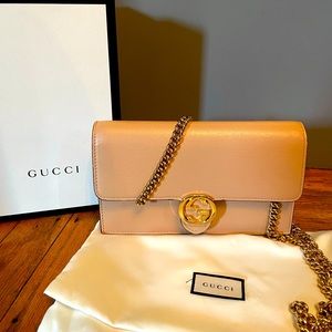 Gucci Shangai leather wallet on chain